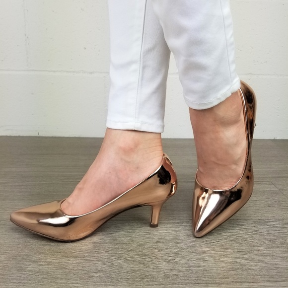 Shoes - Pointy toe Vintage Style Low Heel Pumps